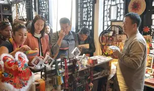 开云体育app-专访沙尔克青训学院教练孩子能快乐踢球最重要