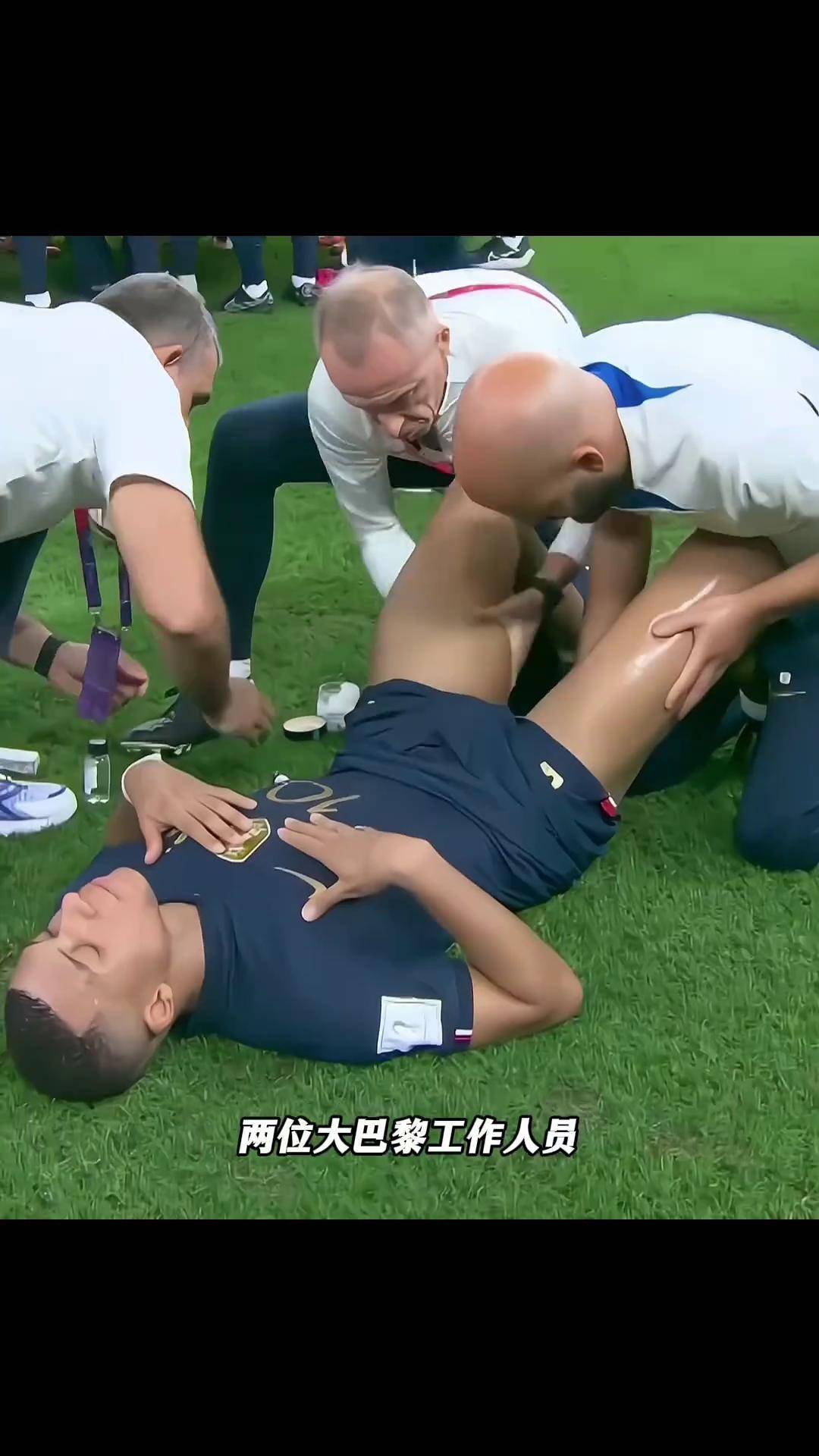 激情四射的音乐让人热血沸腾跟着